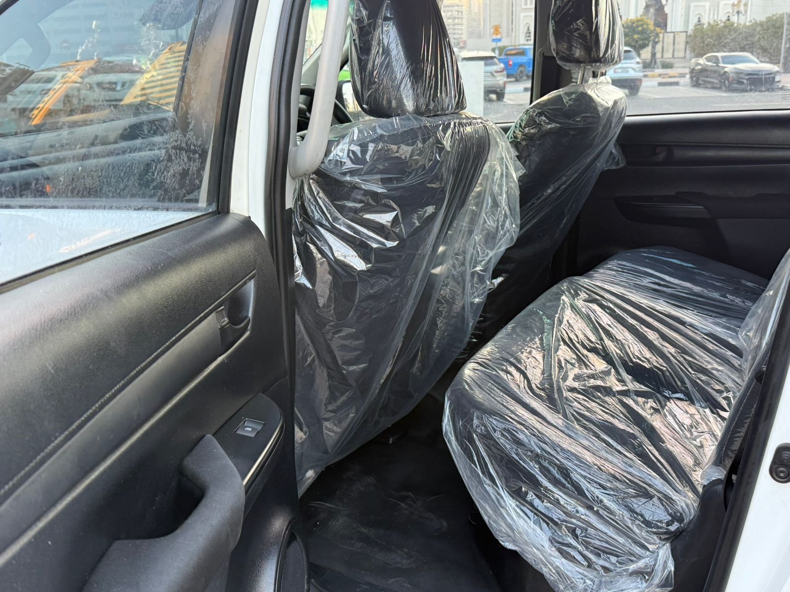 Toyota Hilux SR5 2019 White image